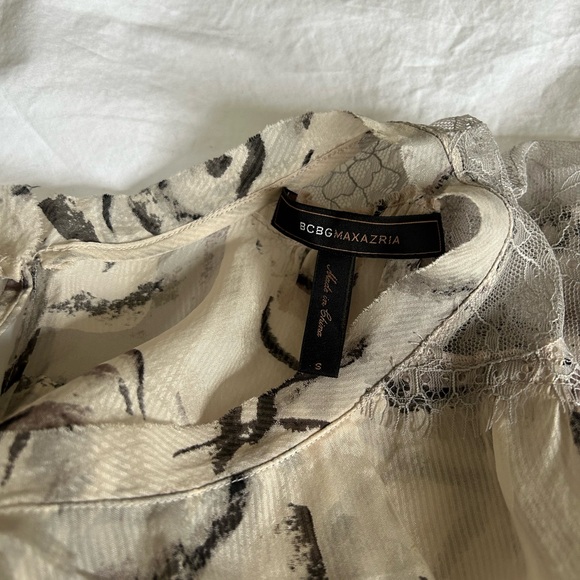 BCBG floral silk blouse - Picture 2 of 3